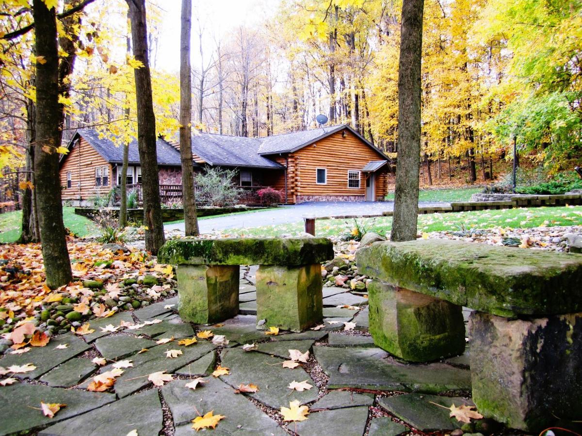 Sojourner'S Lodge & Log Cabin Suites Dundee Bagian luar foto