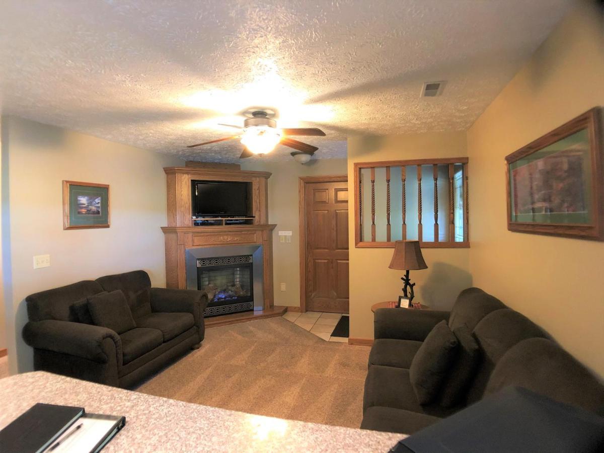 Sojourner'S Lodge & Log Cabin Suites Dundee Bagian luar foto
