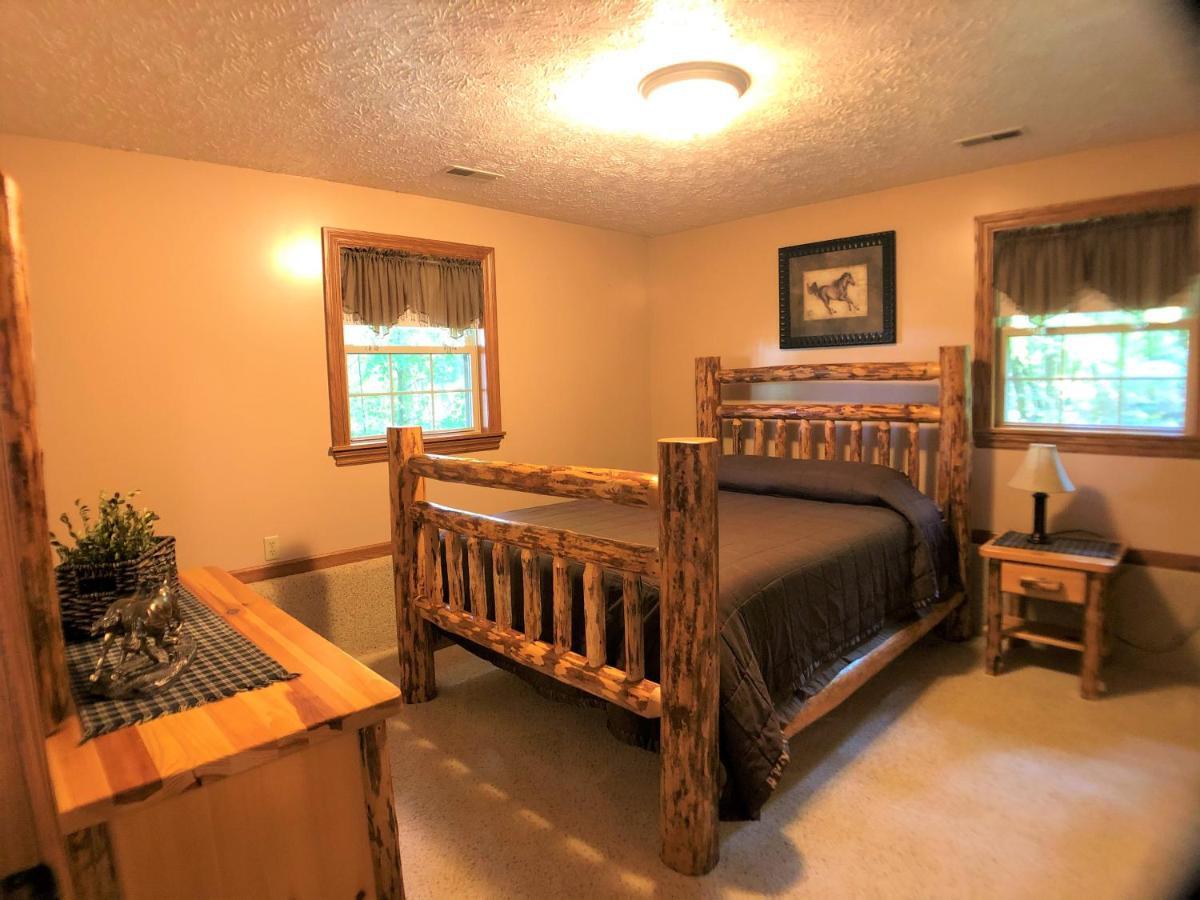Sojourner'S Lodge & Log Cabin Suites Dundee Bagian luar foto