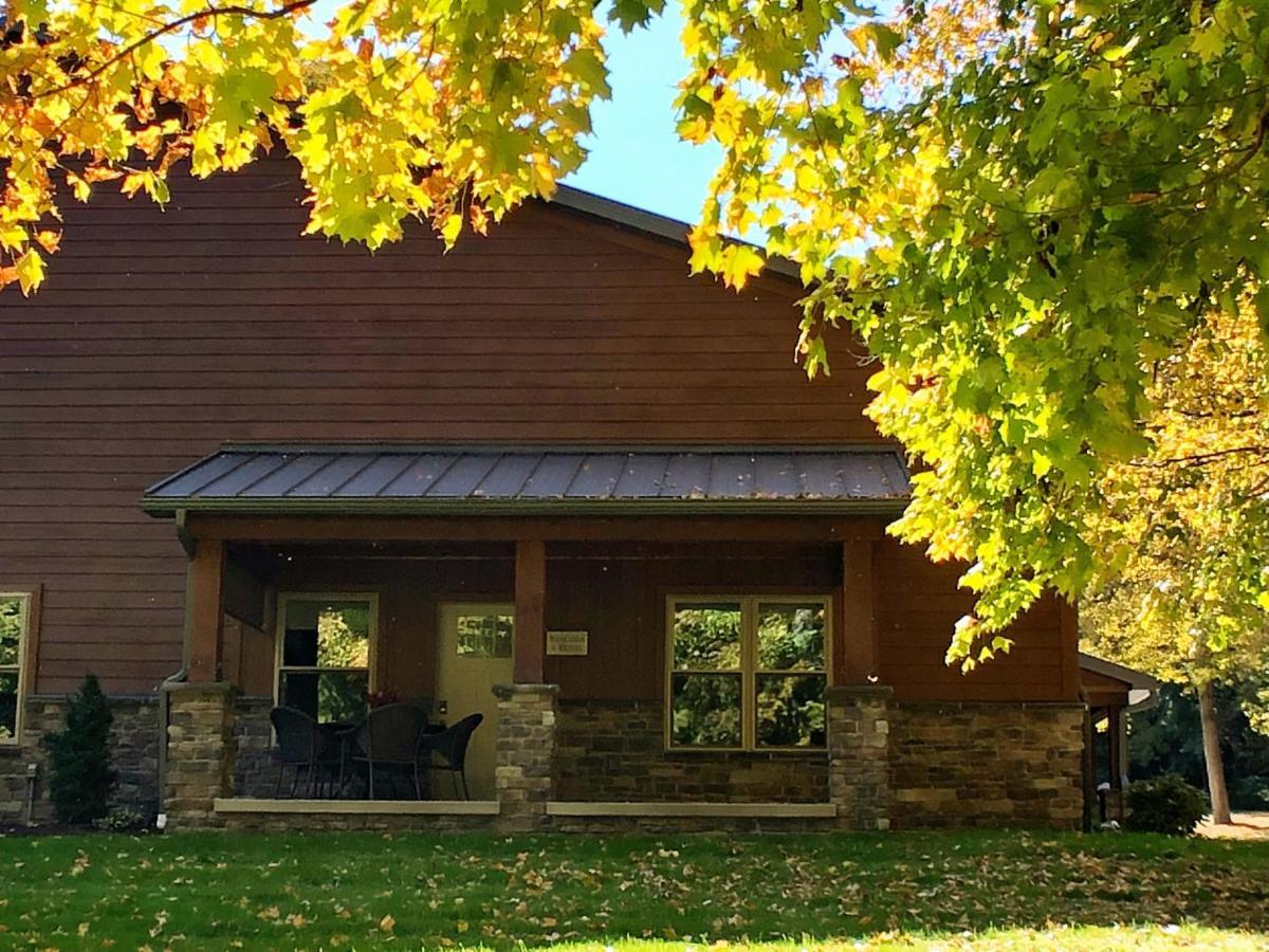 Sojourner'S Lodge & Log Cabin Suites Dundee Bagian luar foto