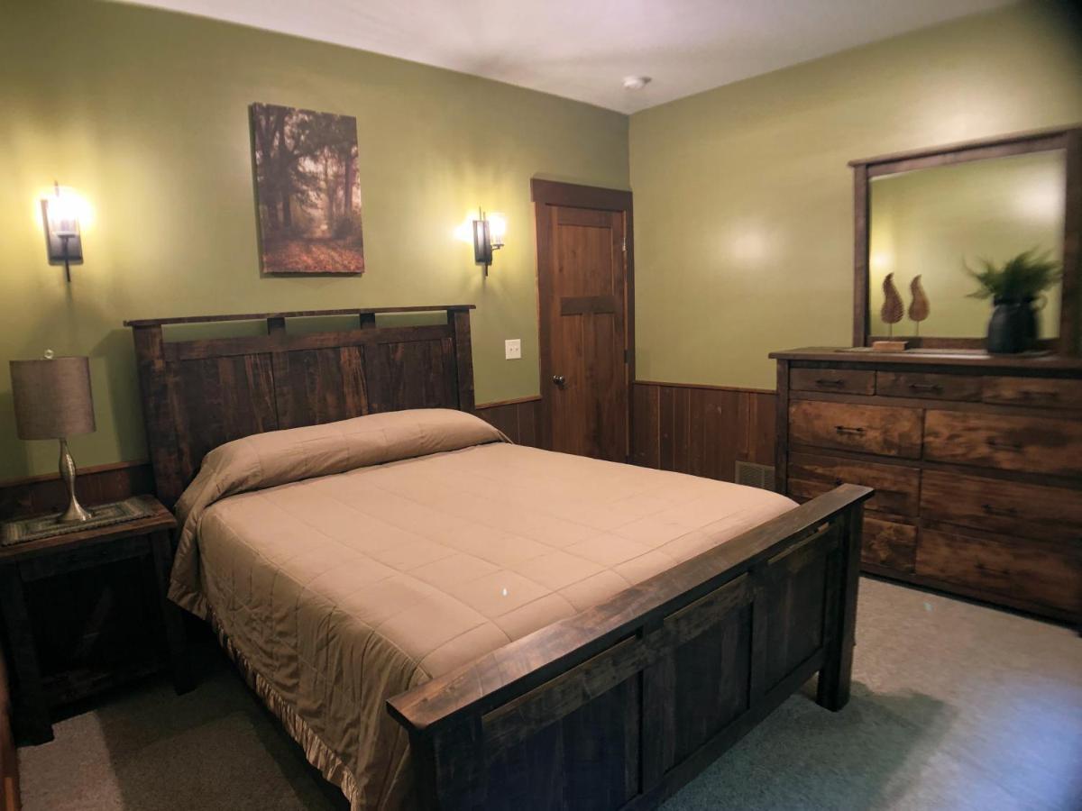 Sojourner'S Lodge & Log Cabin Suites Dundee Bagian luar foto