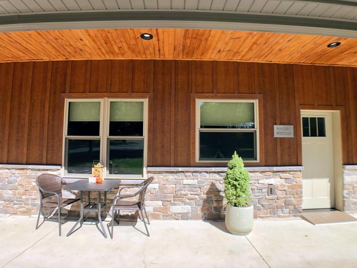 Sojourner'S Lodge & Log Cabin Suites Dundee Bagian luar foto