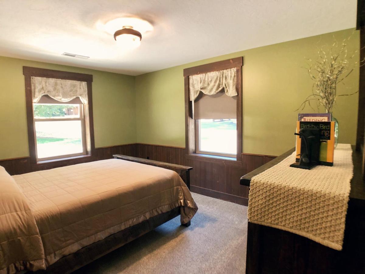 Sojourner'S Lodge & Log Cabin Suites Dundee Bagian luar foto