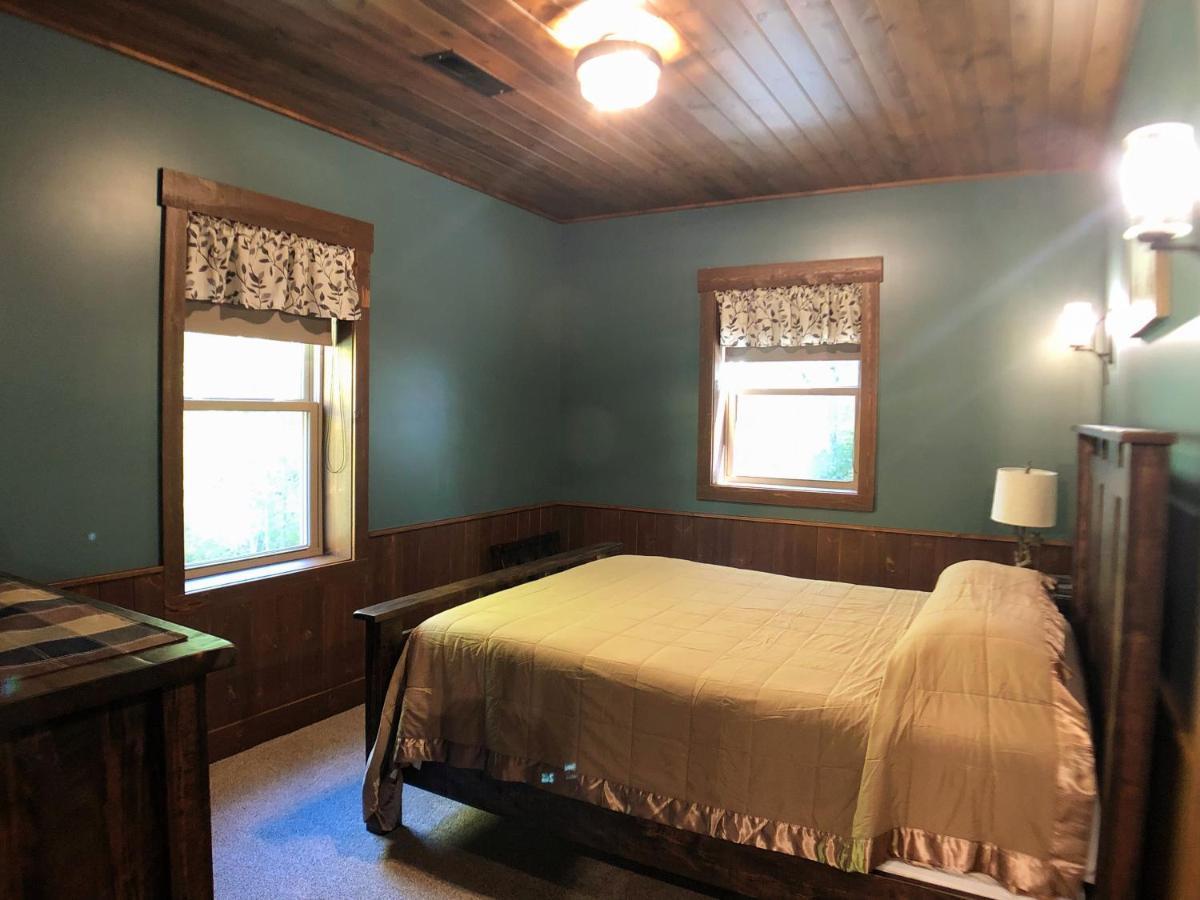 Sojourner'S Lodge & Log Cabin Suites Dundee Bagian luar foto
