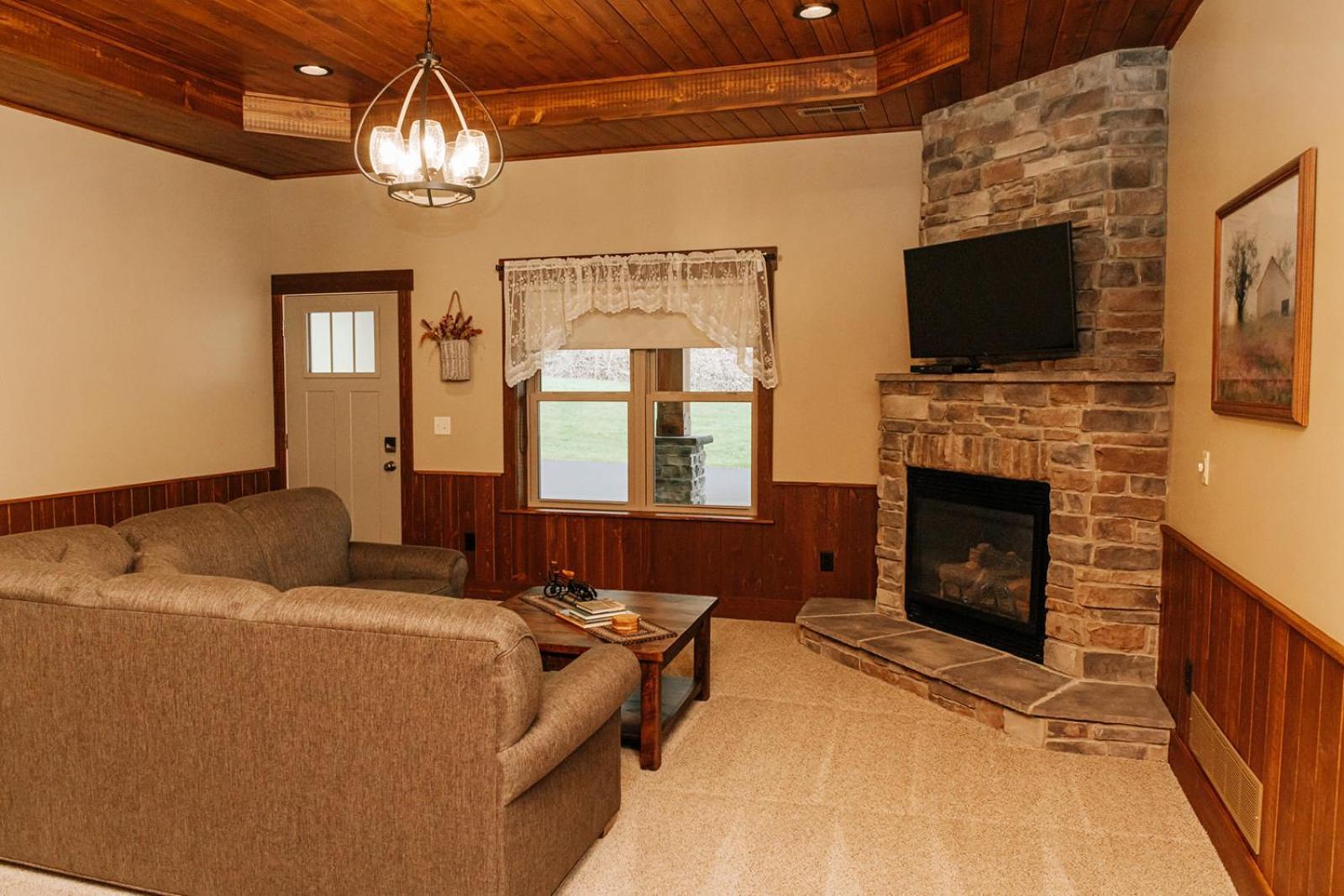 Sojourner'S Lodge & Log Cabin Suites Dundee Bagian luar foto