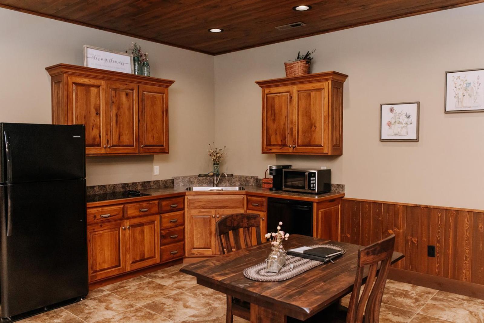 Sojourner'S Lodge & Log Cabin Suites Dundee Bagian luar foto